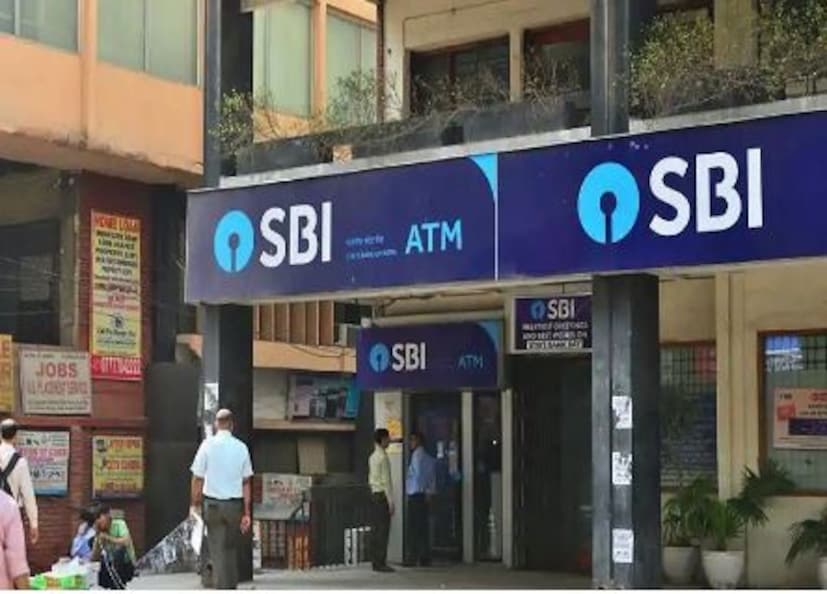 কার্ডবিহীন নগদ টাকা তোলার সুবিধা পেতে গ্রাহকদের সংশ্লিষ্ট ব্যাঙ্কের মোবাইল অ্যাপ ডাউনলোড করতে হবে। সব ব্যাঙ্ক কিন্তু এই পরিষেবা দেয় না, কিছু কিছু ব্যাঙ্ক পরিষেবা দিয়ে থাকে। 