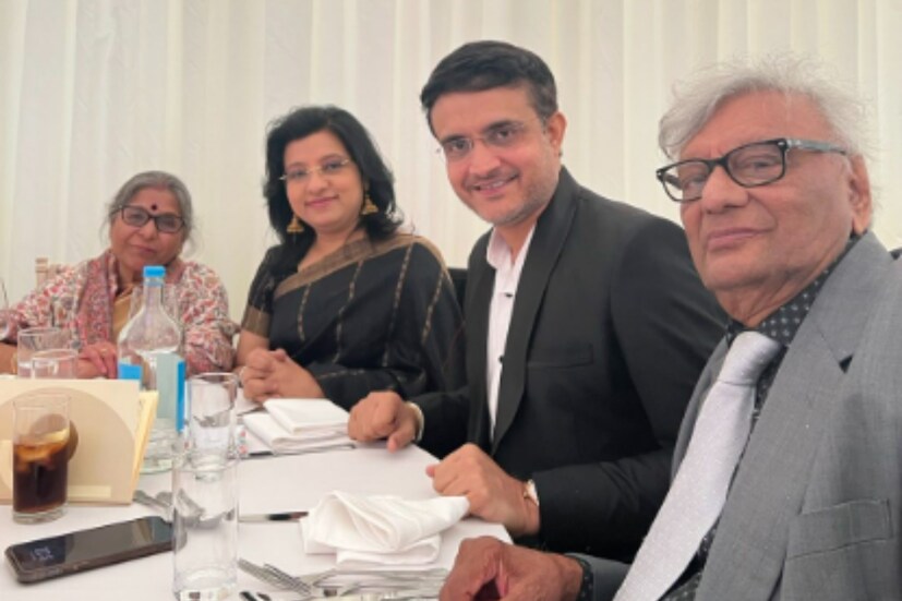 দাদাগিরির মঞ্চেও সৌরভ-ডোনার প্রেম যেন ট্রেন্ডিং! এখনও অনেকেই তাঁর আর ডোনার সম্পর্ক নিয়ে মজার মজার প্রশ্ন করেন। সৌরভ উত্তরও দেন অকপটে।