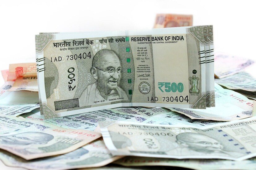  এই টাকা অগাস্টের মধ্যে দেশের ৬.৫ কোটি EPFO মেম্বারদের অ্যাকাউন্টে পৌঁছতে শুরু করবে।  আপনিও যদি চাকরি করেন এবং আপনার PF কেটে নেওয়া হয়, তাহলে আপনি এই ৪টি উপায়ে আপনার প্রভিডেন্ট ফান্ডের ব্যালেন্স চেক করতে পারেন। 