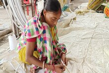 থিম প্যান্ডেলের কারুকার্য করেন এই গ্রামের মহিলারা! ঘটনা হৃদয় ছুঁয়ে যাবে