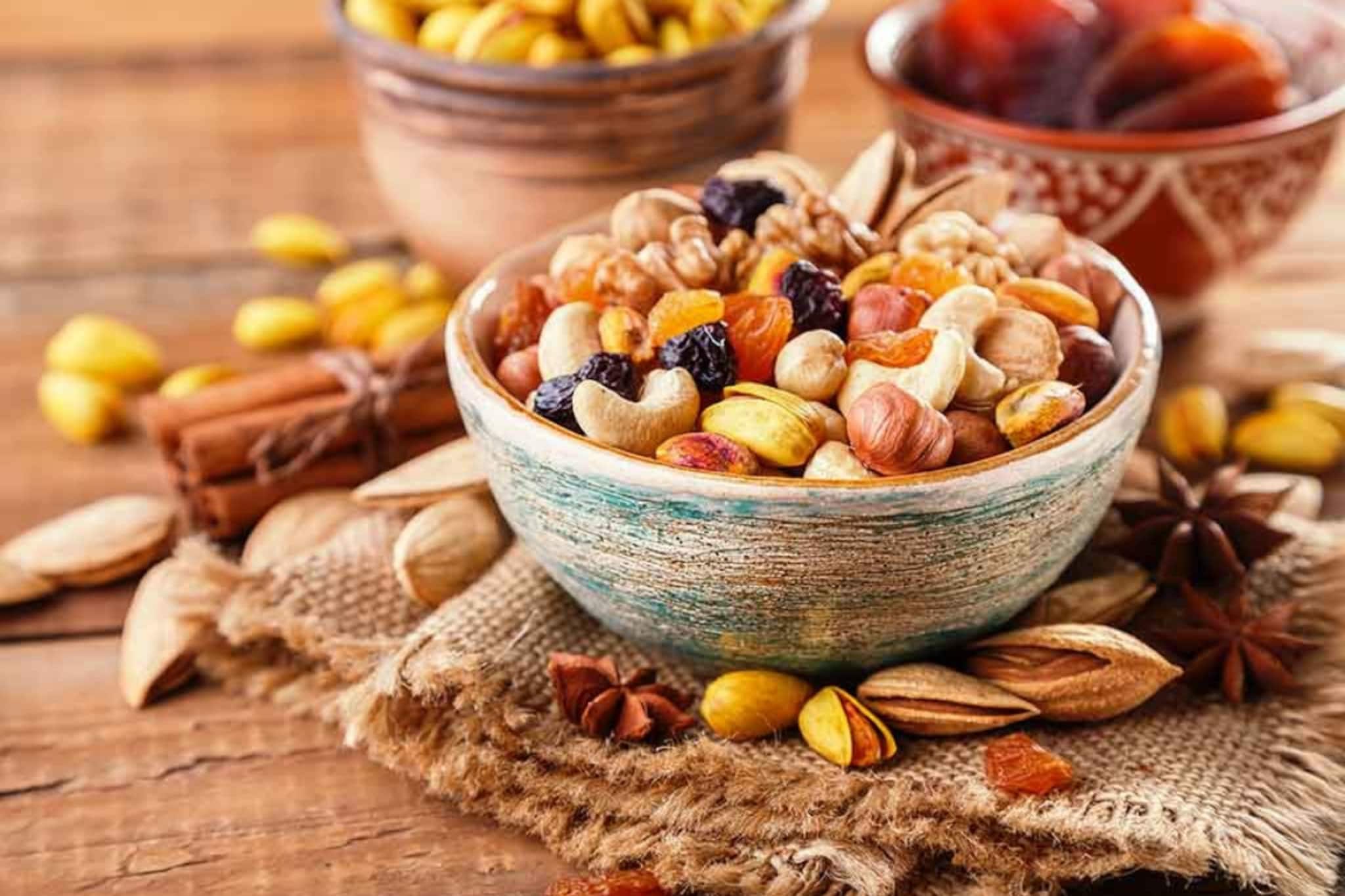 বাদাম থেকে আখরোট; ড্রাই ফ্রুট কতটা খেলে পাবেন ফল? ৭ দিনে কমবে কোষ্ঠকাঠিন্য