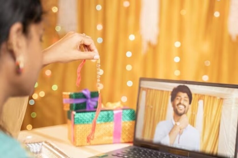সব ভাই-বোনরা ব‍্যস্ততা ভুলে একসঙ্গে এই দিনটি কাটায়। রইল রাখি উৎসবের দিন দেখতে পারেন এমন কিছু সেরা  বলিউড সিনেমার কথা-