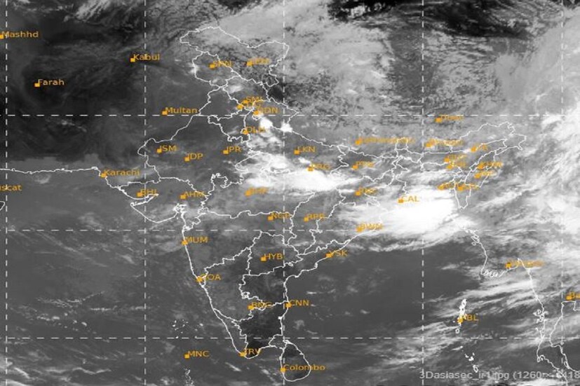 বিহারের ওপর বিস্তৃত সাইক্লোনিক সার্কুলেশন রয়েছে মধ্য ট্রপোস্ফিয়ার স্তর পর্যন্ত৷
