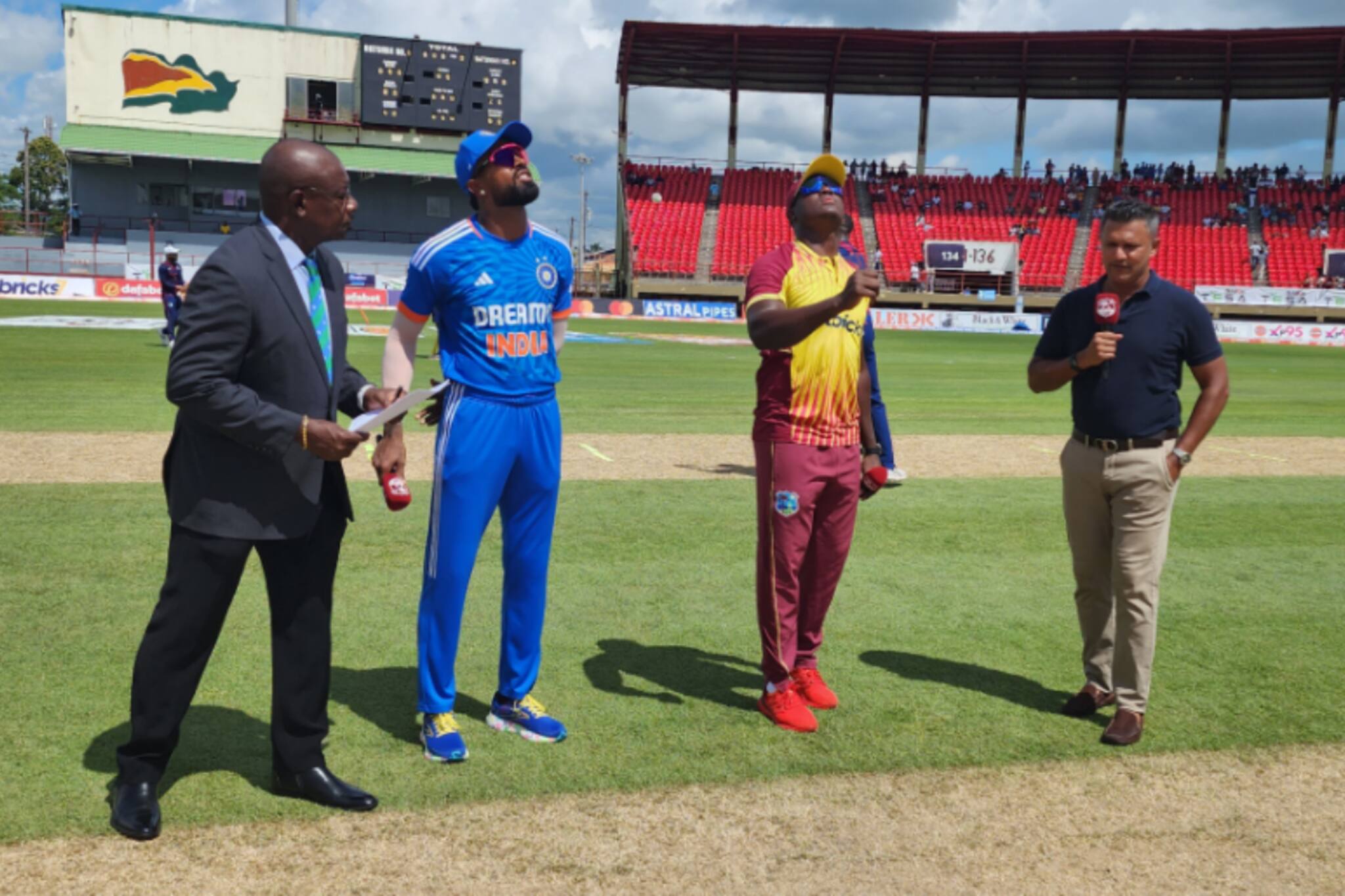 IND vs WI 2nd T20: ভারতীয় দলে এক পরিবর্তন,টস জিতে ব্যাটিংয়ের সিদ্ধান্ত হার্দিকের