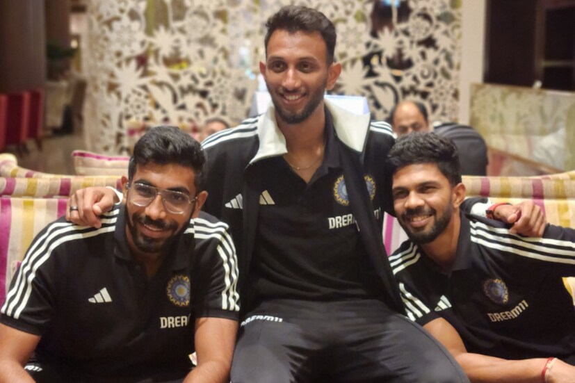 দলে কামব্যাক করেই আয়ারল্যান্ড সিরিজে দলকে নেতৃত্বও দেবেন জসপ্রীত বুমরাহ। এ সিরিজে বুমরাহের ফিটনেস দেখেই সিদ্ধান্ত হবে তিনি বিশ্বকাপের দলে থাকবেন কিনা।