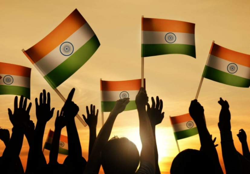 পাশাপাশি, ভারতের জাতীয় পতাকা তৈরির জন্য ব্যবহৃত উপাদান এবং তৈরির পদ্ধতির বিষয়েও কিছু সংশোধন করা হয়েছে। এখন থেকে যন্ত্রে তৈরি এবং পলিয়েস্টারের তৈরি জাতীয় পতাকাও ব্যবহার করা যাবে।