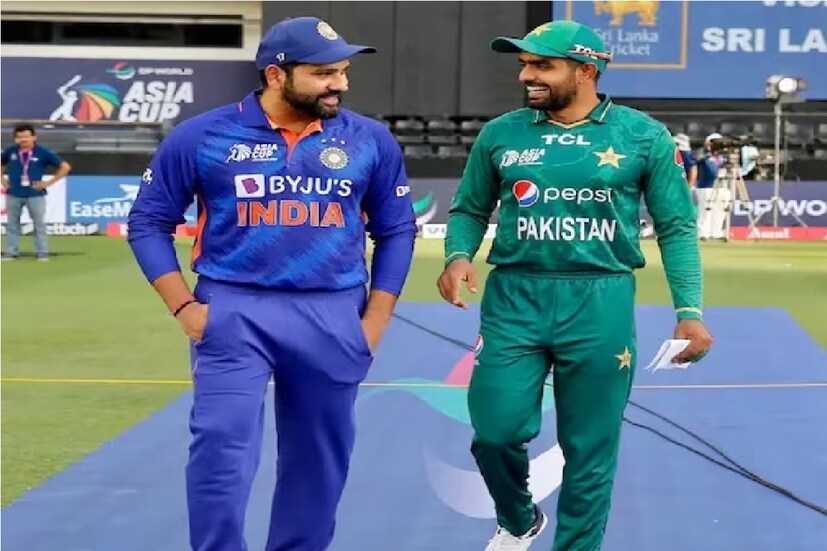 অগাস্ট-সেপ্টেম্বরে পাকিস্তানে আয়োজিত এশিয়া কাপে খেলতে হবে টিম ইন্ডিয়াকে। ভারতীয় দলের এই টুর্নামেন্টের জন্য তৈরি জার্সি সামনে এসেছে। জার্সির গায়ে পাকিস্তান লেখা দেখে ভক্তরা নিজেদের মত নিয়ে উথাল পাথাল শুরু করেছেন৷ 
