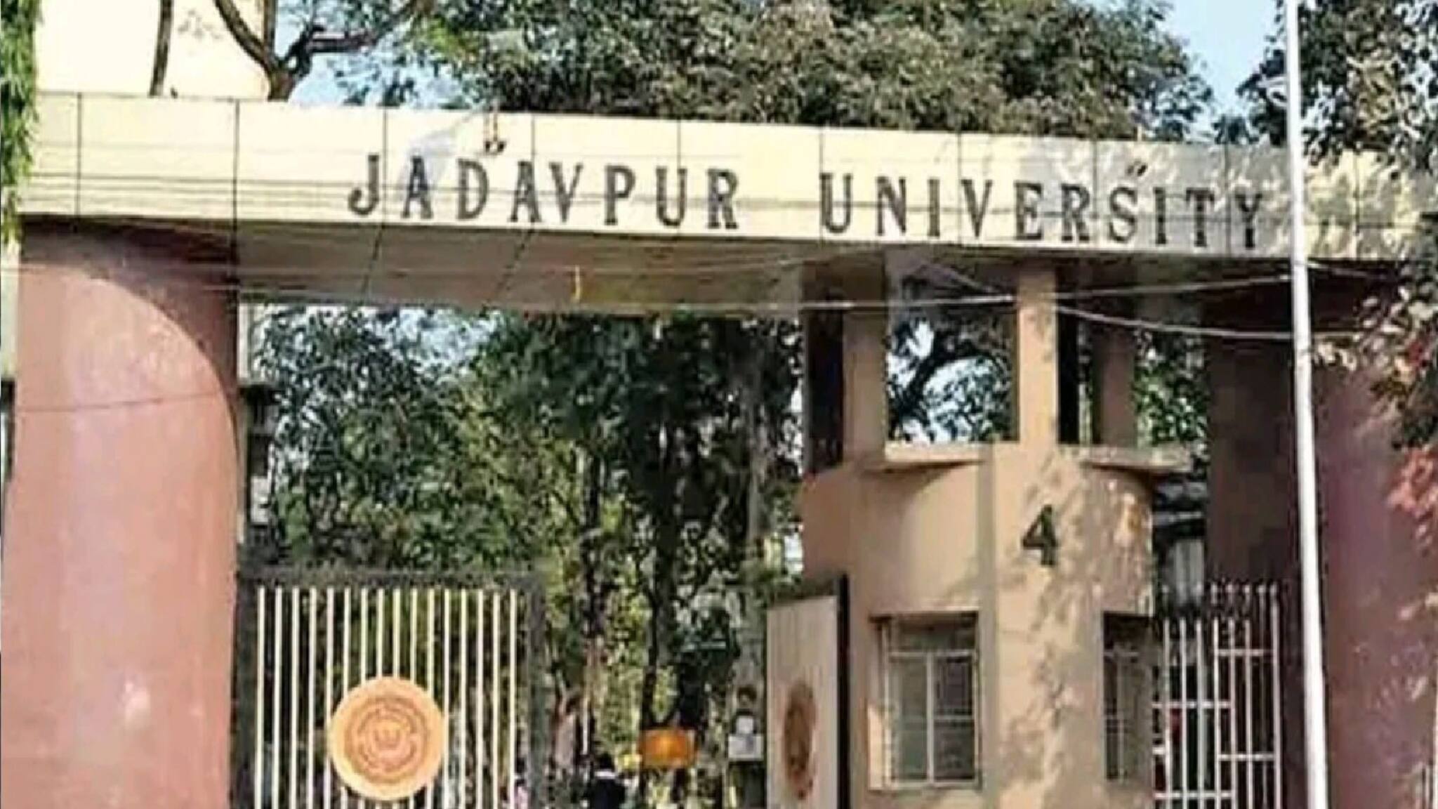 Jadavpur University: পড়ুয়া মৃত্যুতে বাড়ছে ক্ষোভ! যাদবপুরের ছাত্রীদের সোশ্যাল মিডিয়ায় কদর্য আক্রমণ, অভিযোগ দায়ের