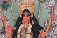 রুই কাতলা ইলিশের ভোগ!৫১৪ বছর ধরে চলে আসা রাজবাড়ির মনসা পুজোয় ভক্তের ঢল