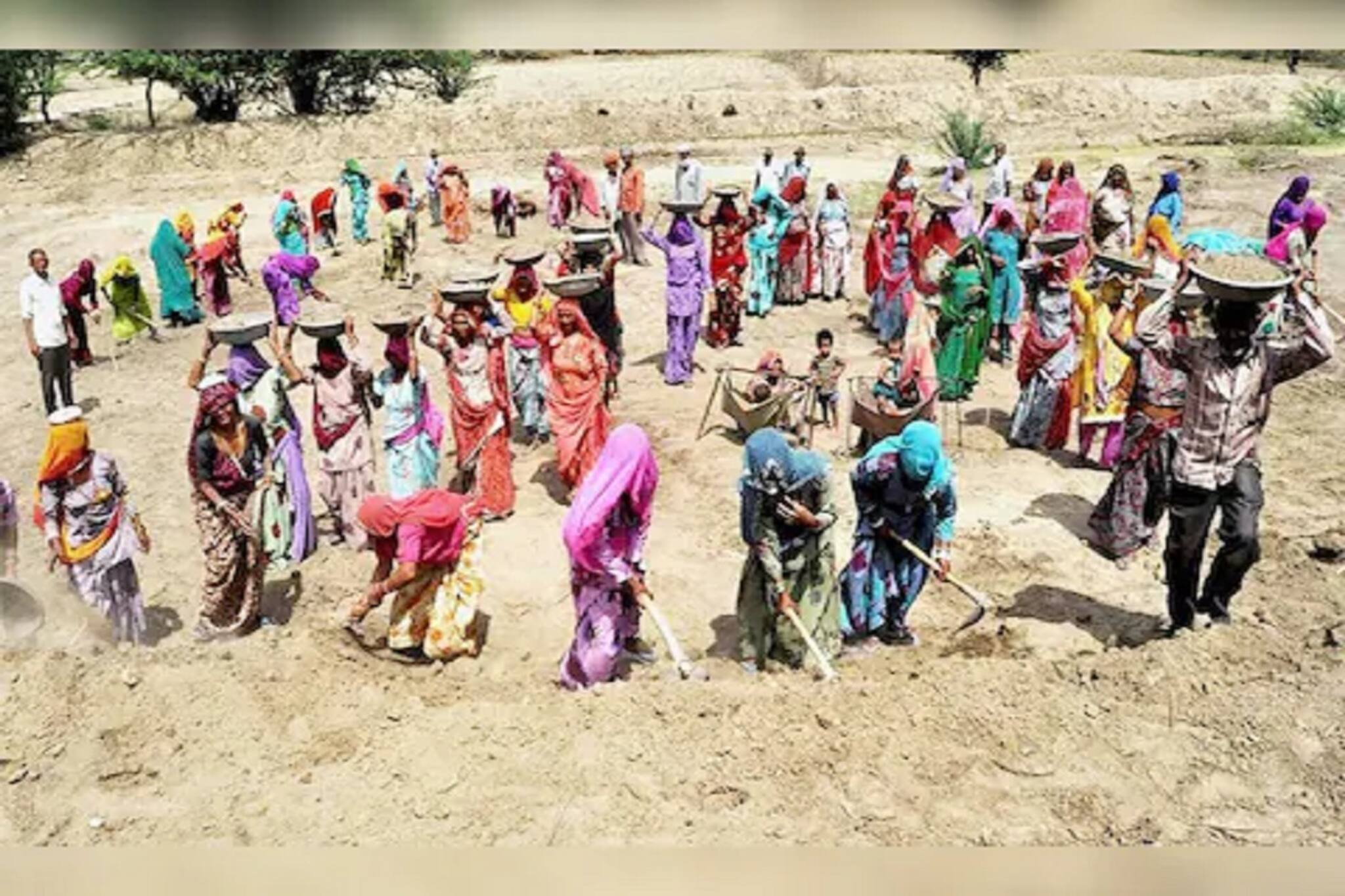 মনরেগা-র মজুরির জন্য বাড়ল আধার সংযুক্তিকরণের সময়, ঘোষণা কেন্দ্রের