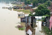 শহরের অসংরক্ষিত এলাকা বন্যা কবলিত, ত্রাণ শিবির পুরসভার
