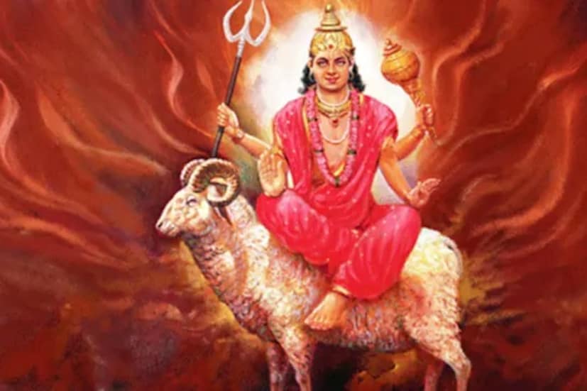  গত ১৮ অগাস্ট মঙ্গল কন্যা রাশিতে প্রবেশ করেছেন। এর ফলে সমস্ত রাশির জাতক-জাতিকাদের ওপরেই এর প্রভাব পড়বে। কিন্তু কোনও কোনও রাশির জাতক-জাতিকাদের এই সময় বিশেষ কিছু অসুবিধার সম্মুখীন হতে হবে। পঞ্জিকা অনুসারে, গত ১৮ অগাস্ট বিকেল ৪টে বেজে ১২ মিনিটে, মঙ্গল কন্যা রাশিতে প্রবেশ করেছেন এবং ৩ অক্টোবর পর্যন্ত এই রাশিতেই অবস্থান করবেন। মঙ্গলের অবস্থান পরিবর্তনের প্রভাব সমস্ত রাশির উপরেই ইতিবাচক এবং নেতিবাচক প্রভাব ফেলবে।