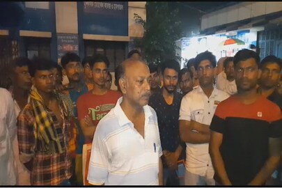ছেলের মৃত্যুর জন্য পুলিশকেই দায়ী করছেন মৃত কলেজ ছাত্রের বাবা নির্মল ঘোষ৷ 