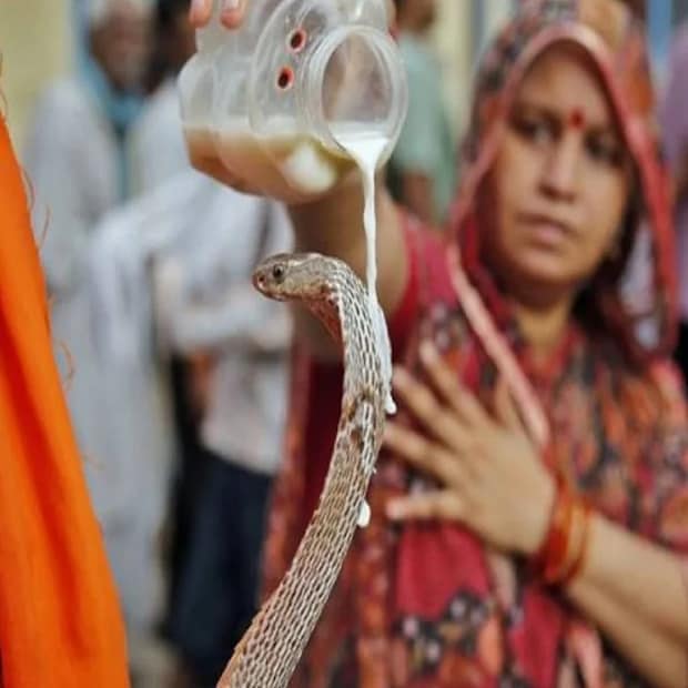 বৃশ্চিক রাশির জাতকদের নতুন কাজ শুরু করার জন্য এই সময়টা ভালো যাবে। আপনিও বিনিয়োগ করতে পারেন।  বড় কোনও চুক্তি চূড়ান্ত হতে পারে। এই দিনটি ব্যবসায়ী শ্রেণির জন্য বিশেষ ফলদায়ক।
