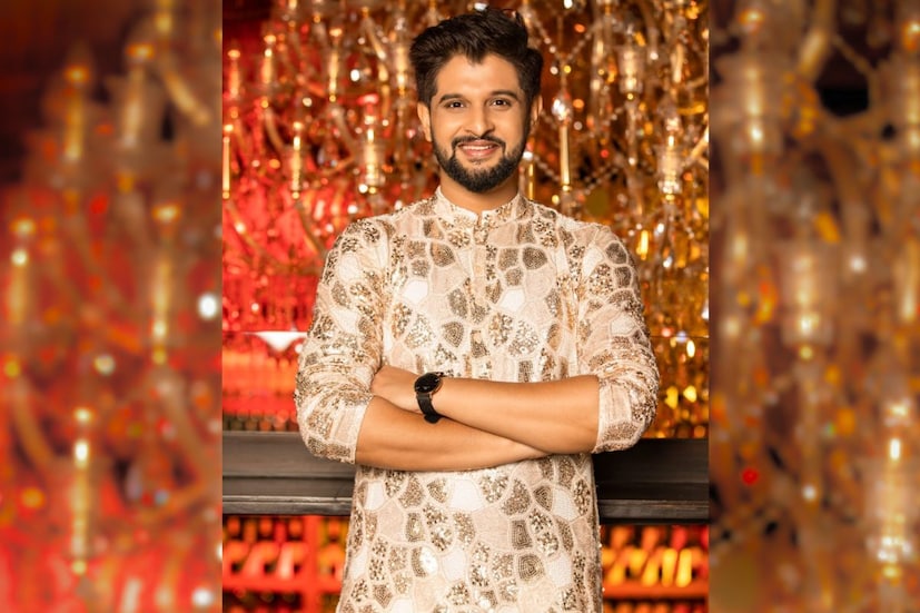 ডিজাইনার অভিষেক রায় শুরু থেকে নীল তৃণার এই জার্নিতে পাশে ছিলেন। তিনি বলেন, &quot;ফ্যাশন ইন্ডাস্ট্রিতে কেউ নতুন কিছু করলে সিনিয়র হিসেবে তাঁদেরকে স্বাগত জানানোই আমার একান্ত কর্তব্য।&quot;