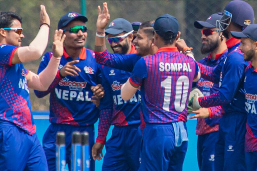 এবার এ ক্যাটেগরির মধ্যে যারা রয়েছে তারা নেপালের টাকায় ৬০ হাজার টাকা প্রতি মাসে বেতন পায়। এছাডা ও বি এবং সি ক্যাটেগরিতে যারা রয়েছে তারা প্রতি মাসে ৫০ ও ৪০ হাজার টাকা করে বেতন পায়। ফলে সাধারণভাবে শুনে মনে হতে পারে নতুন ও ছোট্ট দেশের ক্রিকেট বোর্ড হিসেবে এমন কী কম বেতন।