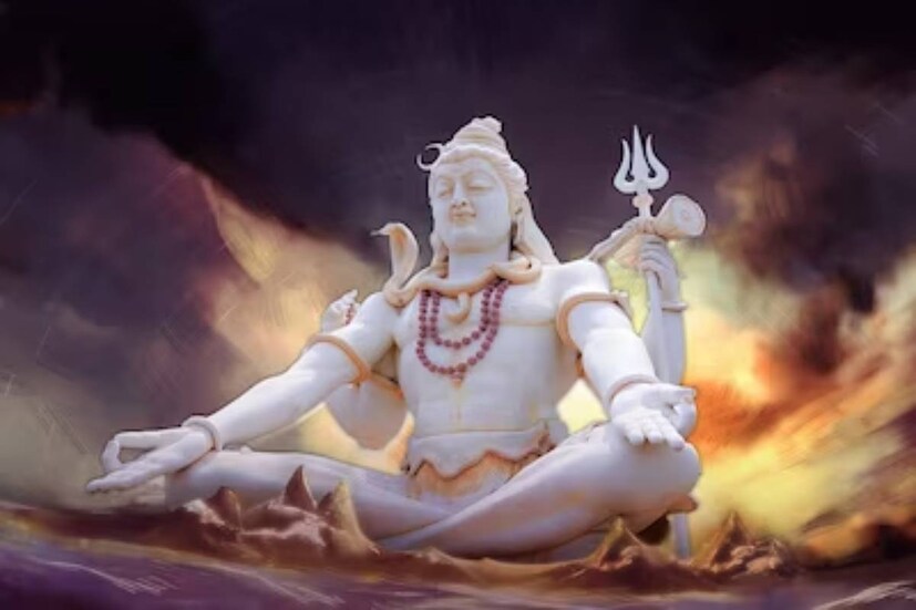 শ্রাবণ মাস সনাতন মতে অত্যন্ত গুরুত্বপূর্ণ ও পবিত্র৷ এই মাসকে বলা হয় মহাদেবের মাস৷ 