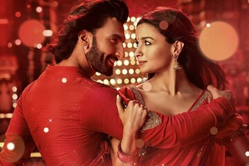 'রকি অউর রানি...' দেখতে বসে এ কী হল অনুরাগের! নিজেই খোলসা করলেন পরিচালক 'রকি অউর রানি...' দেখতে বসে এ কী হল অনুরাগের! নিজেই খোলসা করলেন পরিচালক