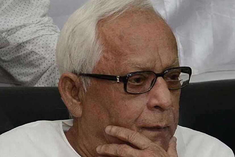 গত শনিবার বিকেল সাড়ে ৪টে নাগাদ শ্বাসকষ্টের সমস্যার কারণে আলিপুরের বেসরকারি হাসপাতালে ভর্তি করানো হয় বুদ্ধদেব ভট্টাচার্যকে৷ তার আগের দু-তিন দিন প্রায় কিছুই খেতে পারেননি তিনি৷