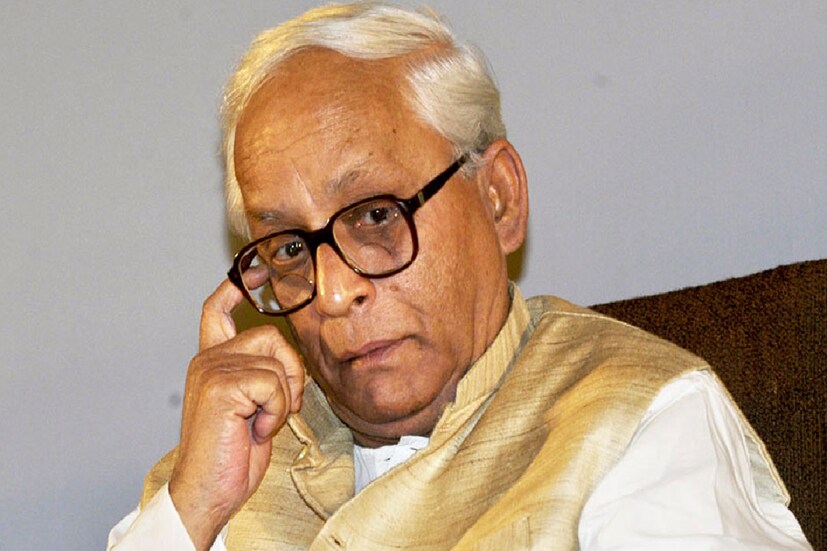 এদিন চিকিৎসকদের সঙ্গে একটু-আধটু কথাও বলেছেন বুদ্ধবাবু৷ শরীরের সমস্যার কথা চিকিৎসক এবং ঘনিষ্ঠদের জানাতে পারছেন৷