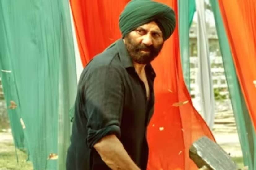 'গদর ২'-এর স্বপ্নের উড়ান অব্যাহত। বক্স অফিসে ছবির ভাঁড়ার উপচে পড়ছে। সোমবার, চতুর্থ দিনে সানি দেওল এবং আমিশা পটেল অভিনীত এই ছবির আয় ৩৯ কোটি টাকা। প্রথম সপ্তাহান্তে ছবির আয় ১৩৪ কোটি।