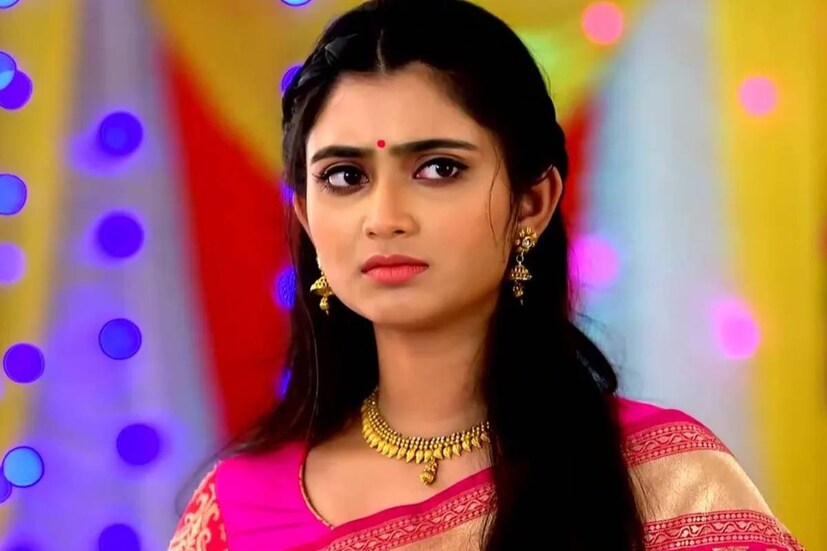প্রথম স্থান দখল করেছে জি বাংলার জগদ্ধাত্রী। গল্পে সমুদ্র পাড়ে ঘুরতে গিয়েছে জগদ্ধাত্রী এবং স্বয়ম্ভূ। গল্পের এই স্বাদবদল দর্শকের মনে ধরেছে।