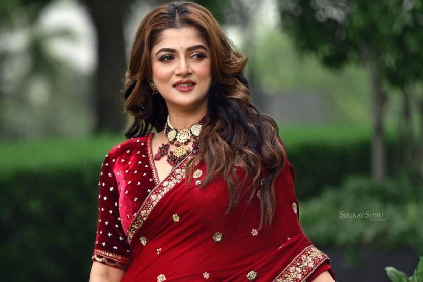 তবে শ্রাবন্তী নিজেই নিজেকে এই উপহার দিলেন নাকি অন্য কেউ তাঁর নামে তারার নাম রাখলেন, তা এখনও পর্যন্ত জানা যায়নি।