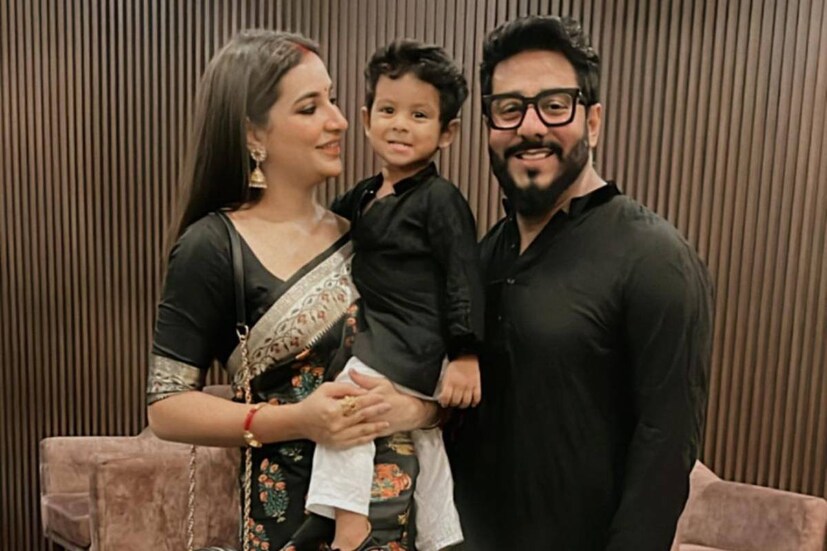 অন্তঃসত্ত্বা অবস্থায় কাজ থামিয়ে রাখেননি শুভশ্রী। রাজের সঙ্গে পাল্লা দিয়ে 'আবার প্রলয়'-এর প্রচারে অংশ নিয়েছেন তিনি। সম্প্রতি একটি র‍্যাপিড ফায়ার রাউন্ডও খেলেন তারকা-দম্পতি।