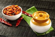 আচার দেখলেই জিভে জল? রোজ আচার খাওয়া শরীরের জন্য ভাল না খারাপ, জানুন
