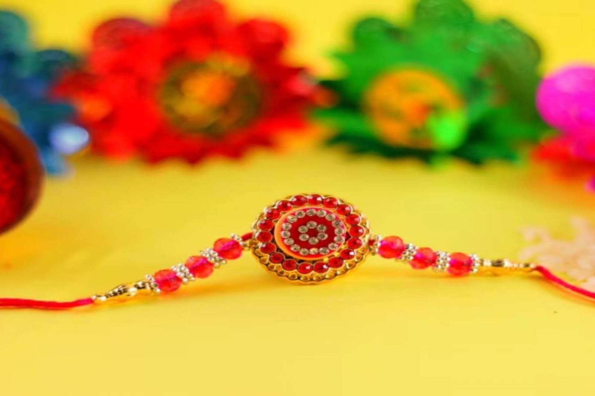 কোন রাশির জন্য কোন রঙের রাখি কিনবেন? জানুন সংসারে অর্থ, সুখ ও সমৃদ্ধির জন্য