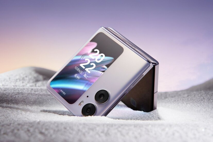 টিপস্টার ম্যাক্স জ্যামবর, X-এ পোস্ট করেছেন যে, Oppo Find N3 Flip আগামী ২৯ অগাস্ট লঞ্চ হবে। আবার, Gadgets360-এর রিপোর্ট অনুযায়ী Oppo Find N3 Flip ফোনটি বইয়ের মতো ডিজাইনে লঞ্চ করা হতে পারে।