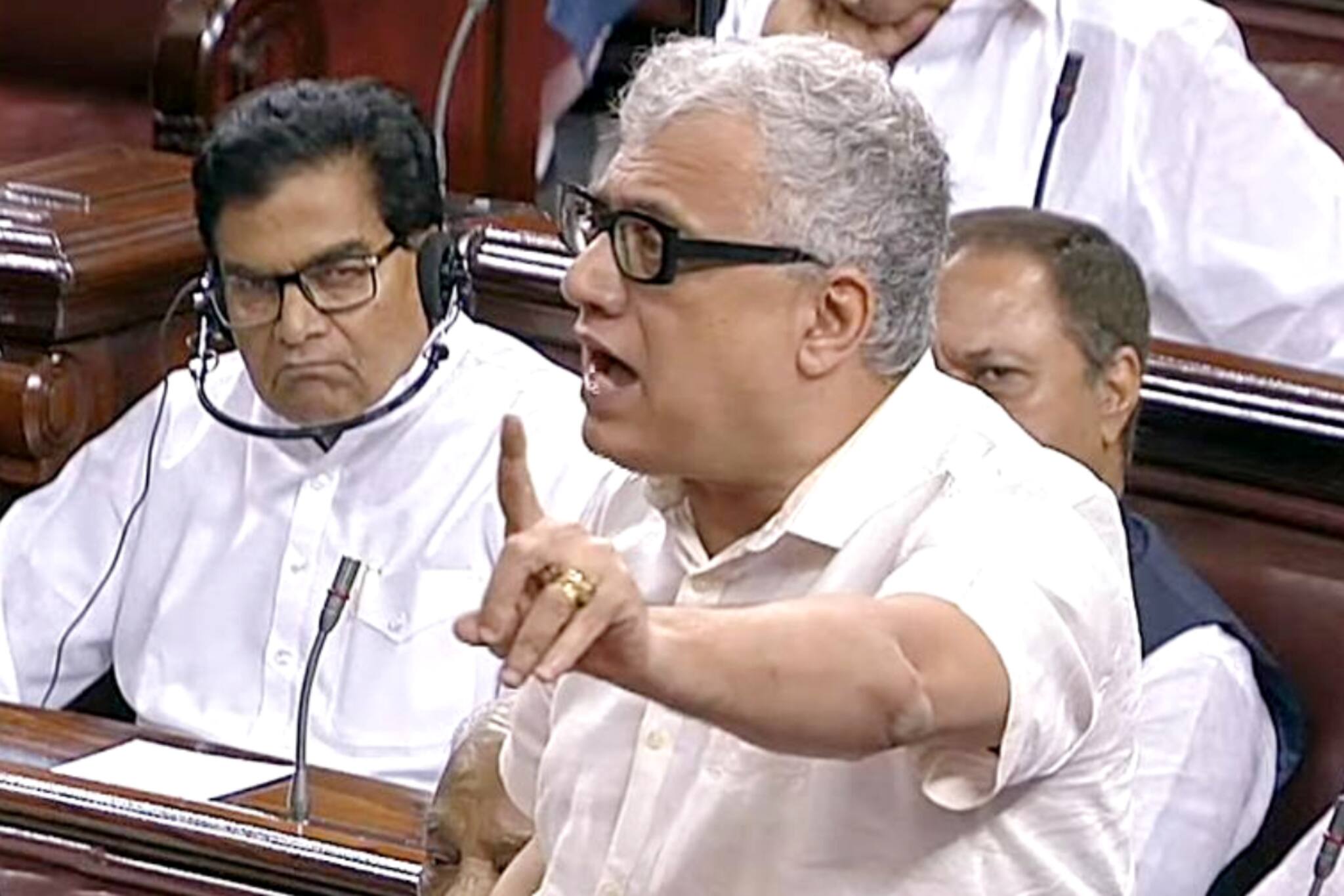 রাজ্যসভায় সাসপেন্ড ডেরেক! 'ক্ষমা চাওয়ার প্রশ্ন নেই, লড়াই চালিয়ে যাব' জানাল TMC