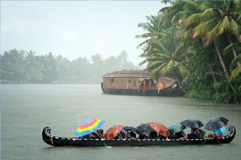 *হাওয়া অফিস জানিয়েছে, বৃষ্টির পরিমান বাড়বে দক্ষিণবঙ্গের জেলাগুলিতে। বৃষ্টির ফলে নদীর জলস্তর বাড়তে পারে বলে আশঙ্কা করা হচ্ছে। পাশাপাশি নিচু এলাকা গুলি জলমগ্ন হতে পারে, এমন আশঙ্কার কথা জানিয়েছে হাওয়া অফিস। ফাইল ছবি। 