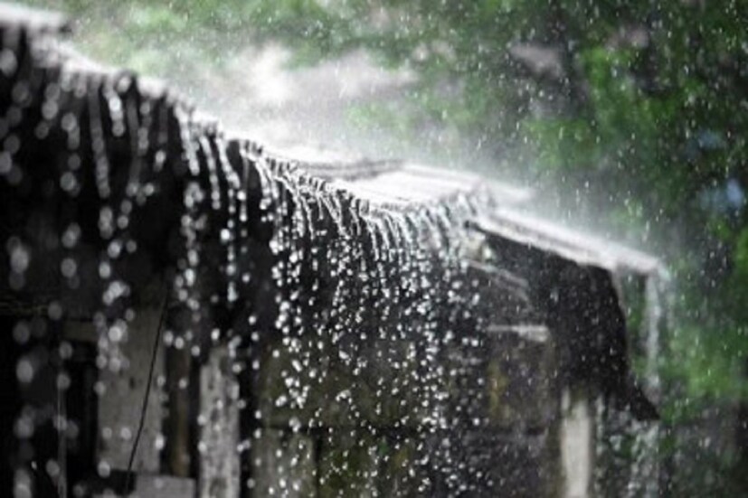 কোচবিহার ও দার্জিলিং জেলায় তুমুল বৃষ্টির পূর্বাভাস রয়েছে। সেখানে ১০০ মিলিমিটার অবধি বৃষ্টি হতে পারে। মালদহ, উত্তর ও দক্ষিণ দিনাজপুর জেলায় বিক্ষিপ্তভাবে হালকা ও মাঝারি বৃষ্টিপাত হতে পারে।