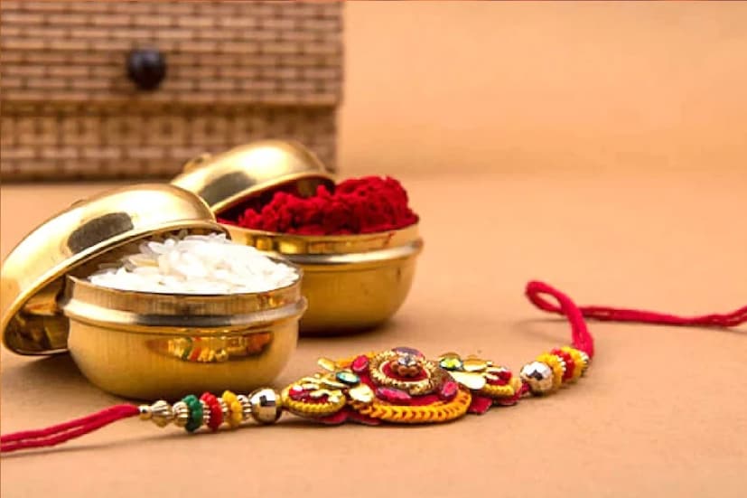 *এমন রাখি বাঁধবেন না যাতে দেব-দেবীর ছবি থাকে।