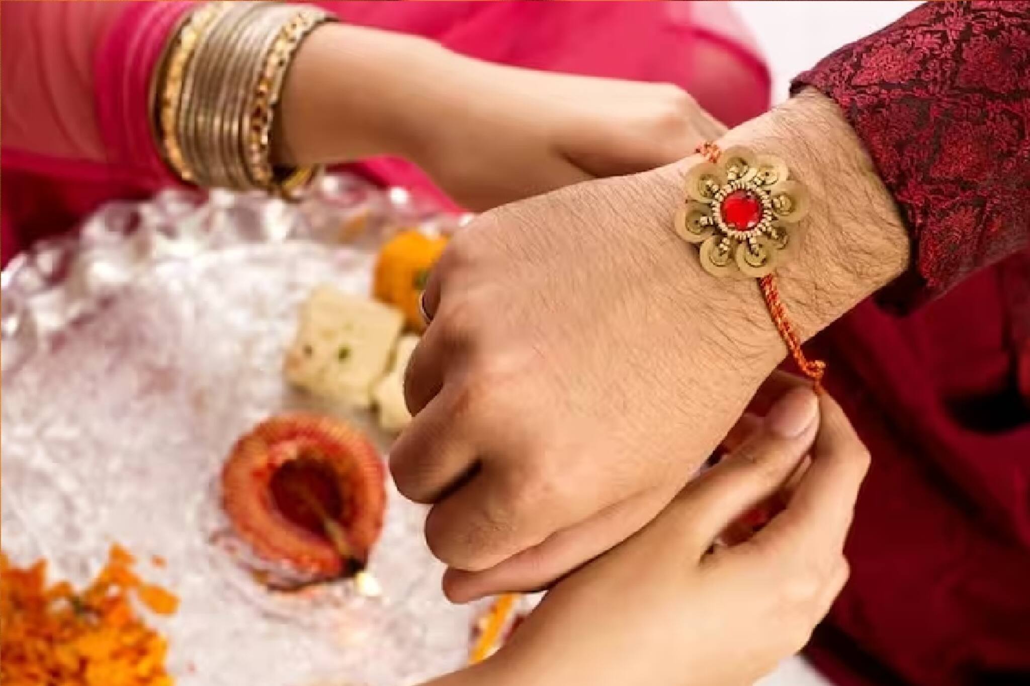 Raksha Bandhan Tech Gifts : রাখিতে কী দেবেন? যুগ প্রযুক্তির, উপহারও হোক তেমনই, এক নজরে দেখে নিন রাখির সেরা কয়েকটি টেক গিফ্ট