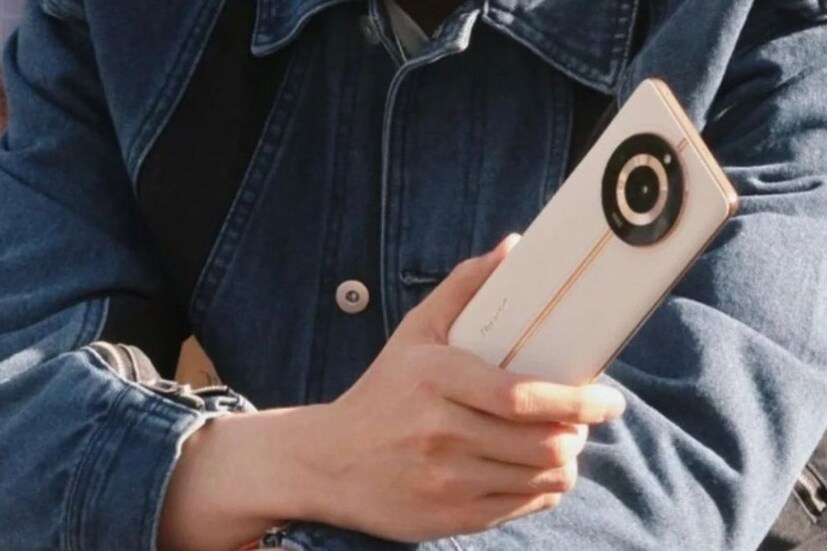 একটি প্রতিবেদনে বলা হয়েছে যে, Realme 11 এবং Realme 11x ফোনের প্রি-অর্ডার ২৩ অগাস্ট শুরু হবে এবং ২৮ অগাস্ট পর্যন্ত চলবে। যে গ্রাহকরা বেস ভ্যারিয়েন্টের প্রি-অর্ডার করবেন, তাঁরা বিনামূল্যে ১২৯৯ টাকা মূল্যের একটি Realme Buds Wireless 2 Neo পাবেন৷ এছাড়াও যে সকল গ্রাহক Realme 11x ফোনের প্রি-অর্ডার করবেন, তাঁরা বিনামূল্যে ৫৯৯ টাকা মুল্যের Realme Buds 2 পেয়ে যাবেন।