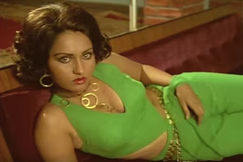 তবে এত তারকার মাঝেও আলাদা ভাবে নজর কেড়েছিলেন এক অভিনেত্রী। নিজের সৌন্দর্য ও অভিনয়ের জাদুতে সকলের মন ভরিয়ে দিয়েছিলেন। তিনি আর কেউ নন, অভিনেত্রী রিনা রায়! 