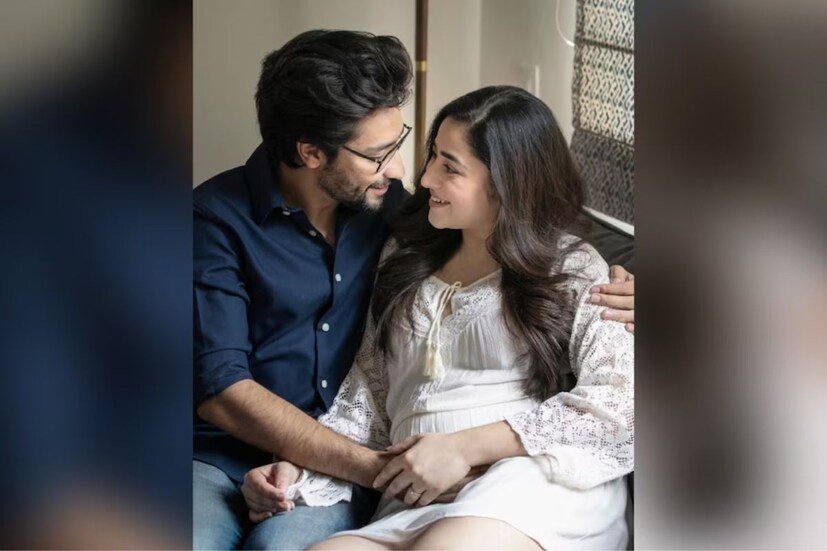 ছবির সঙ্গে ক্যাপশনে হবু মা লেখেন, ‘মহা অভিযান শুরু হতে চলেছে। পয়লা বৈশাখের এই শুভ দিনে আপনাদের জানাতে চাই, আমাদের কোলে সন্তান আসতে চলেছে। প্রার্থনা করবেন।’