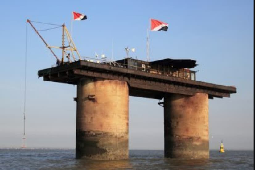 ১৯৬৭ সালের ২ সেপ্টেম্বর ব্রিটিশ নাগরিক মেজর প্যাডাজ রায় বেটস এবং তার পরিবার এই জায়গাটির স্বত্বাধিকারী হোন।