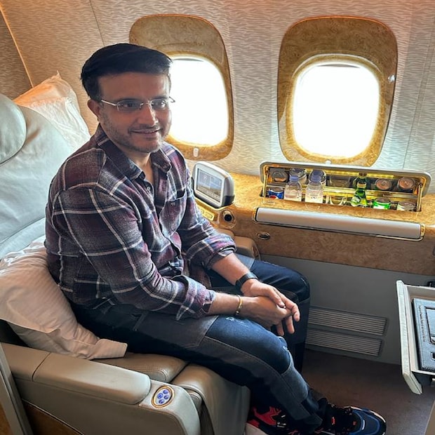 এবার সৌরভের সিনেমার নায়ক আয়ুস্মান খুরানা মুখ খুললেন। পিঙ্কভিলাকে দেওয়া সাক্ষাৎকারে বায়োপিকের ইঙ্গিত দিয়েছেন তিনি।