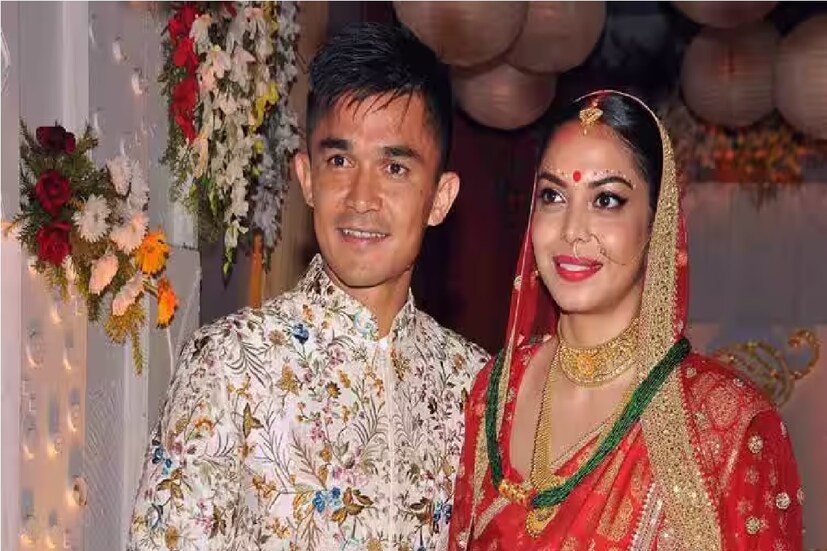 একদিন আগে তাঁর অক্সিজেন স্যাচুরেশন লেভেল বেশ খানিকটা নেমে গিয়েছিল৷ যার জন্য পরিস্থিতি চিন্তা উদ্রেককারী হয়েছিল৷ কিন্তু মঙ্গলবারের খবর অনুযায়ি সুনীল ছেত্রীর স্ত্রী এখন খানিকটা ভাল রয়েছেন৷