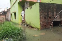 বৃষ্টির জল, সাপ, মশার তাণ্ডবে ঘুম উড়েছে এই এলাকার মানুষজনের...