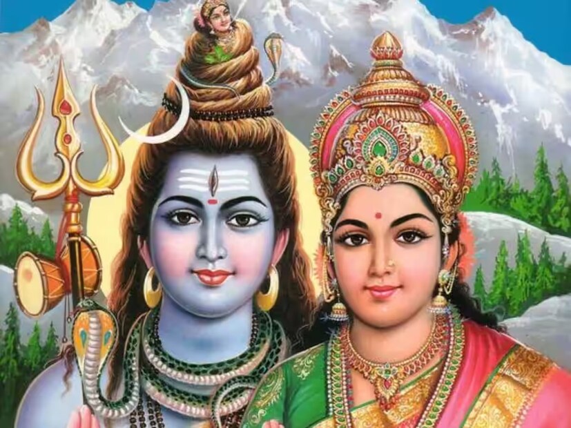 এই দিনে উপবাস রেখে শিব এবং পার্বতীর পুজো অর্চনা করা হয়। জল নিবেদন করা হয় মহাদেব এবং পার্বতীকে। 