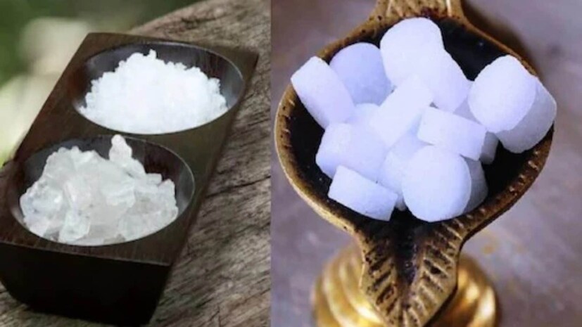 স্নানের জলে কিছু ফোঁটা কর্পূরের তেল মেশালে শরীর থেকেও নেগেটিভ এনার্জিও দূর হয়। শরীর সুস্থ এবং ভাগ্য সুপ্রসন্ন হয়। সংসারে অর্থাগম হয়।