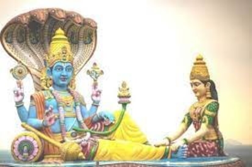 পরমা একাদশী তিথিতে ভোরে উঠে স্নান করেন পুণ্যার্থীরা। স্নান সেরে পুজোর কাজে বসেন তাঁরা।
