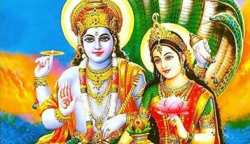 ঠাকুরঘর পরিষ্কার করে ভগবান বিষ্ণুর অর্চনা করা হয়। দেশি ঘিয়ে প্রজ্বলন করা হয় প্রদীপ। নতুন বস্ত্র ও ফুলে সাজানো হয় বিষ্ণুর বিগ্রহ এবং ছবি।