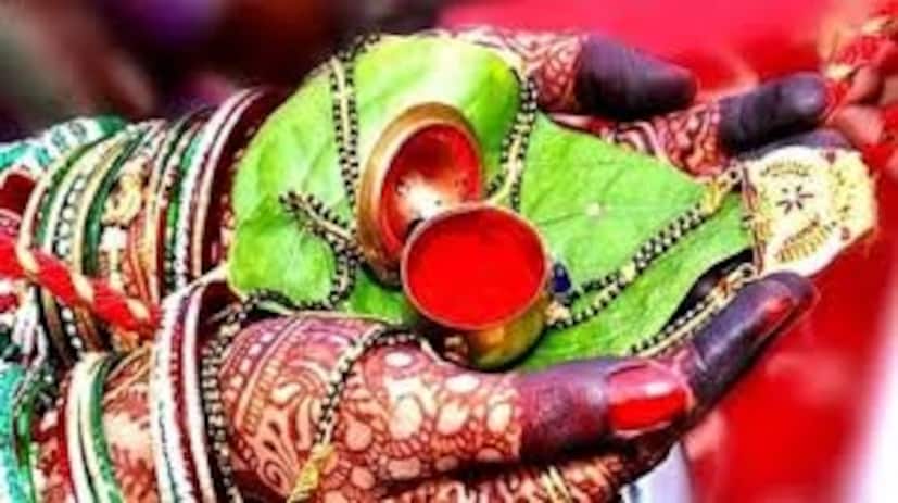 মূলত উত্তর ভারতে পালনীয় এই ব্রত পালিত হবে অধিক মাস শ্রাবণের শুক্ল পক্ষের তৃতীয়ায়৷ এ বছর এই ব্রত পালিত হবে ১৯ অগাস্ট৷