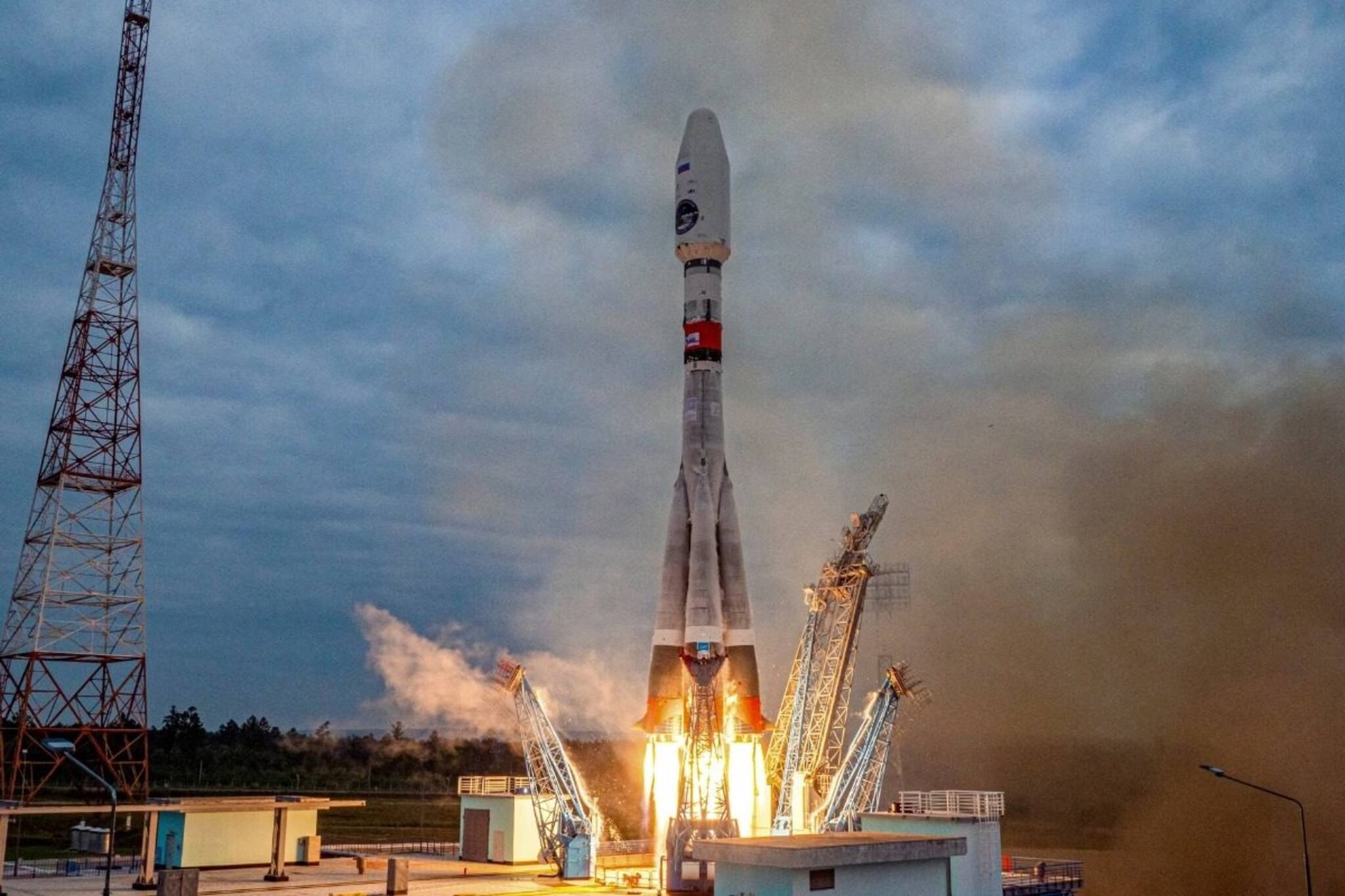 স্বপ্নভঙ্গ রাশিয়ার! চাঁদের মাটিতে আছড়ে পড়ল লুনা-২৫, দেখুন ভিডিও