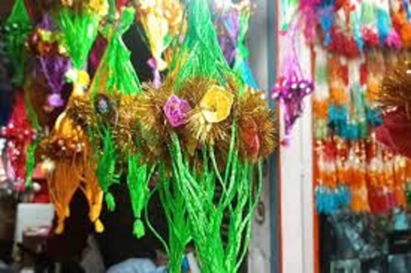 বৃষ রাশির বিশেষত্ব বাস্তববাদী এবং মাটিতে পা রেখে চলা স্বভাব৷ তাই রাখির রং হবে সবুজ৷ নবীনের প্রতীক এই রঙেই জীবনের ভাল লাগা এবং বিশ্বাসযোগ্যতা ফুটে উঠবে তাঁদের কাছে৷